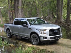 2015 Ford F-150 4x4/Images by David Goodspeed